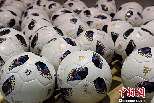 杭州海关扣留300个侵权世界杯足球(组图)